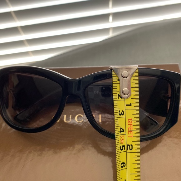 GUCCI Sunglass - Picture 13 of 16
